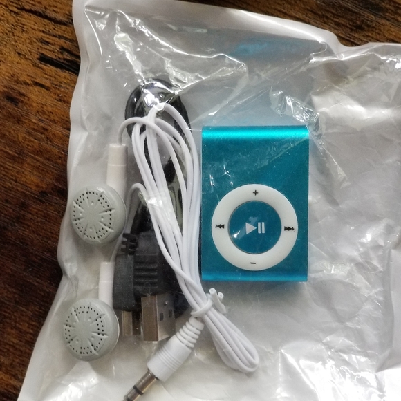 MP3 PLAYER - Picture 2 of 2
